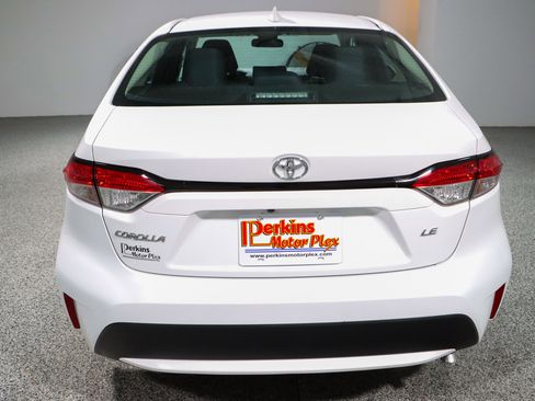 Used 2021 Toyota Corolla LE FWD image 8