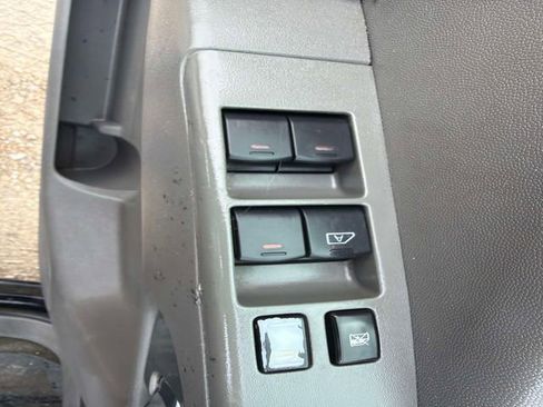 Used 2012 Nissan Frontier SV AWD/4WD image 17