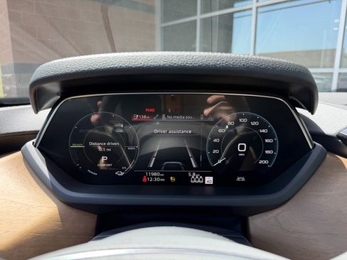 Used 2022 Audi e-tron GT Premium Plus image 20