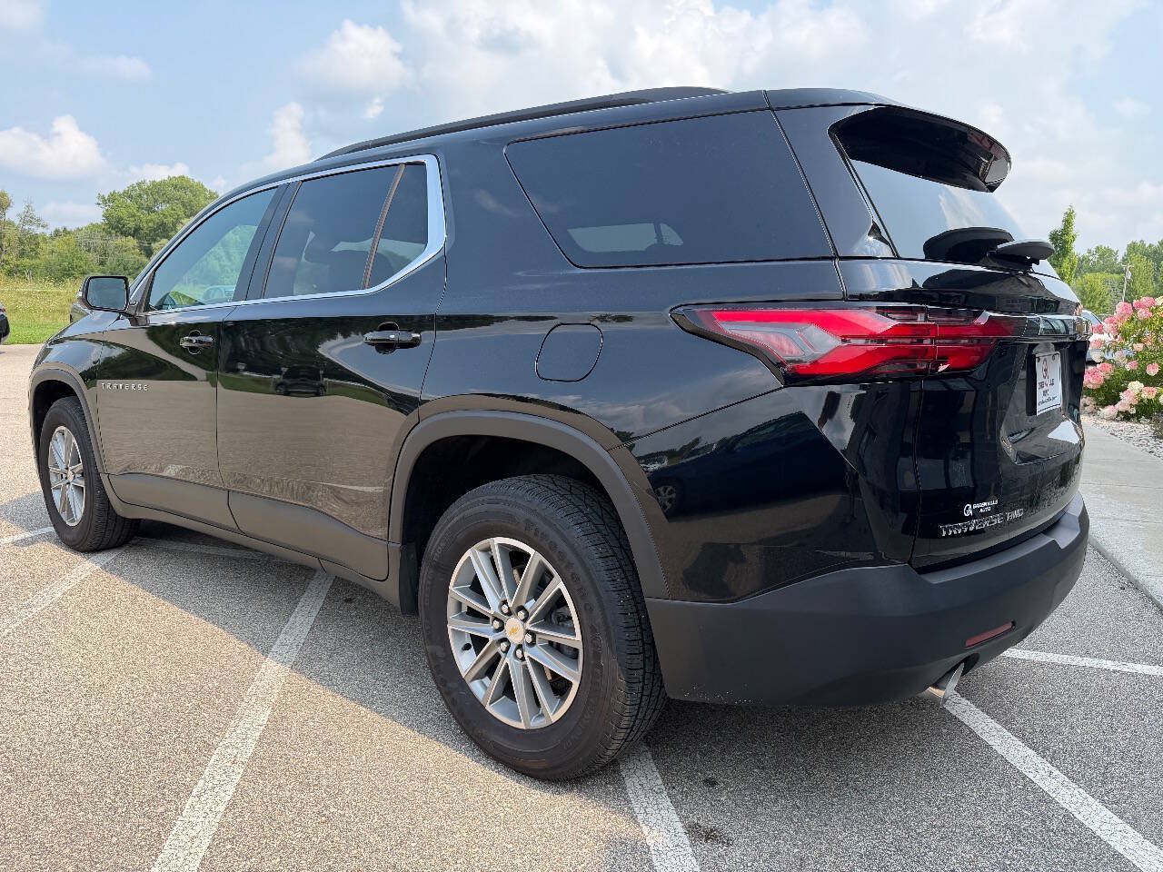 Used 2023 Chevrolet Traverse LT AWD/4WD image 4