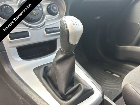 Used 2016 Ford Fiesta SE FWD image 33