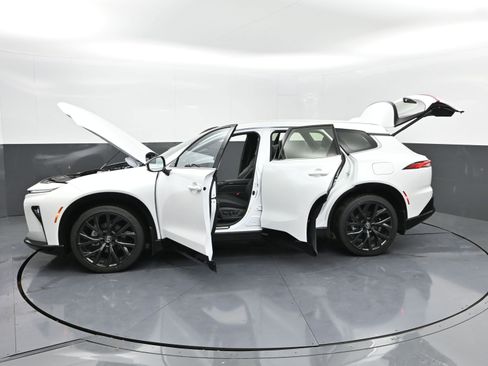 New 2025 Toyota Crown Signia image 43