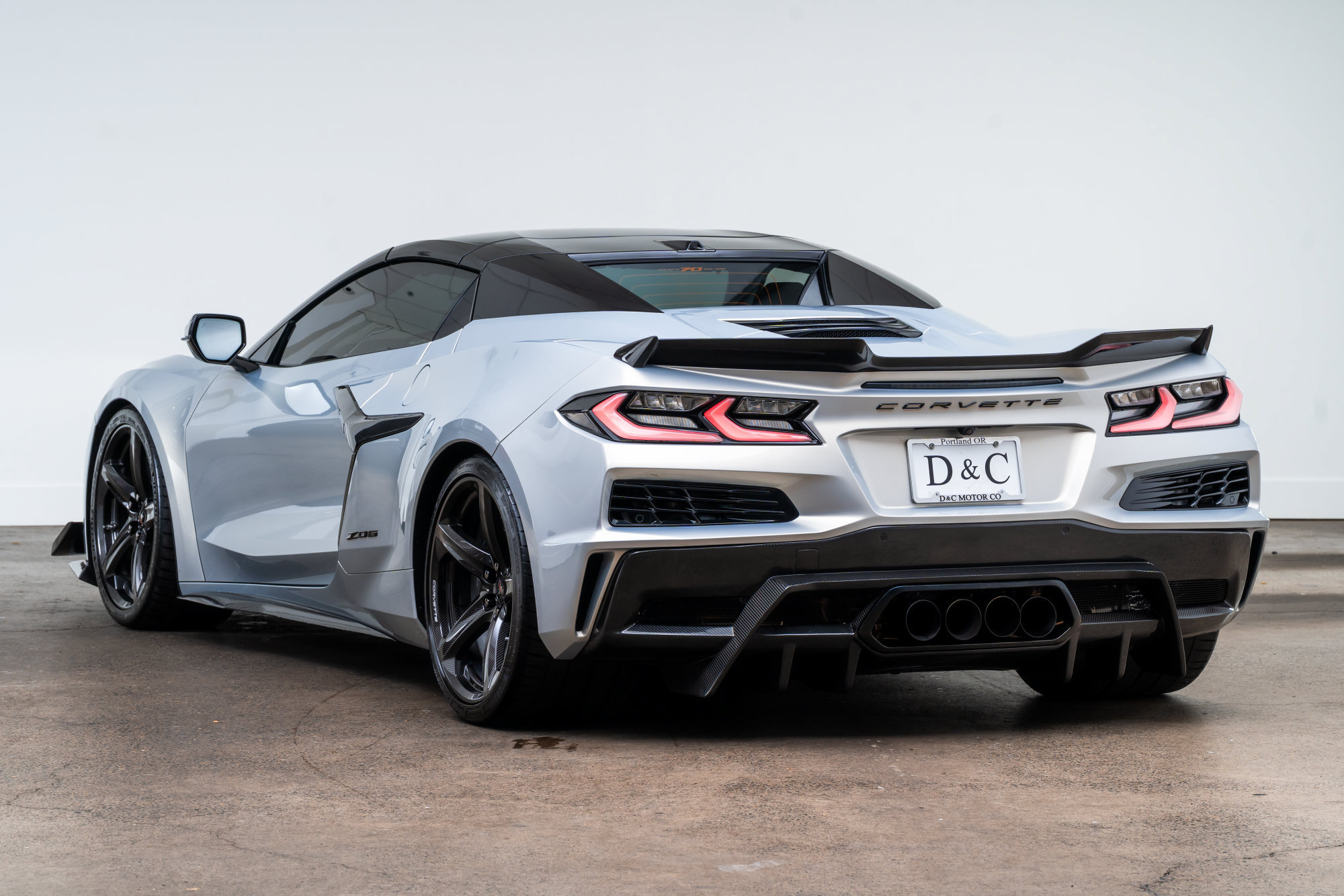 Used 2023 Chevrolet Corvette Z06 w/ Stealth Interior Trim Package RWD image 7