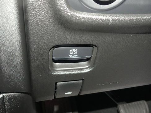 Used 2023 Jeep Grand Cherokee Laredo w/ Luxury Tech Group I AWD/4WD image 30