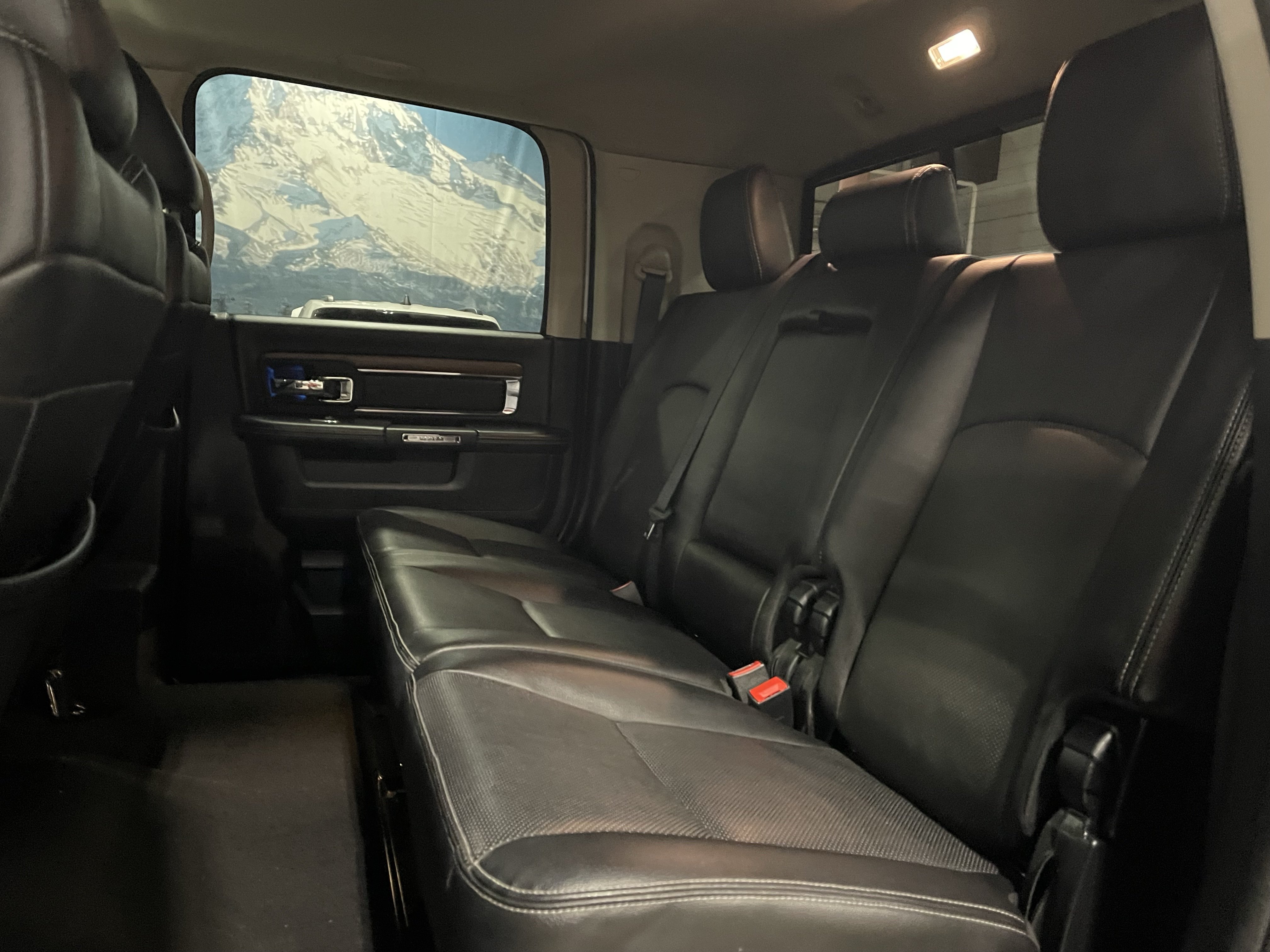 Used 2016 RAM 3500 Laramie w/ Convenience Group AWD/4WD image 16