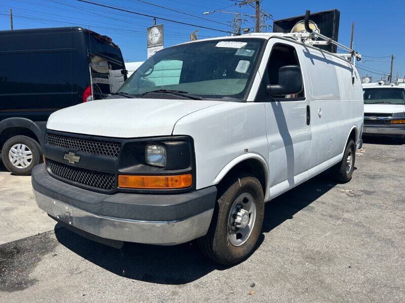 Used 2014 Chevrolet Express 2500 RWD image 3