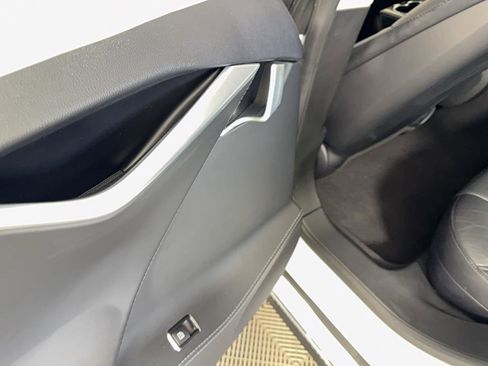 Used 2014 Tesla Model S 85 image 22