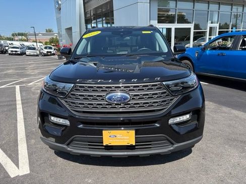 Used 2023 Ford Explorer XLT w/ Equipment Group 202A AWD/4WD image 9