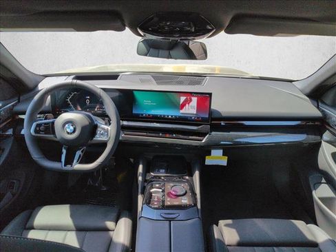 New 2026 BMW 530i xDrive w/ M Sport Package AWD/4WD image 15