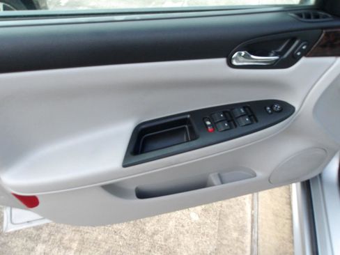 Used 2013 Chevrolet Impala LS FWD image 17