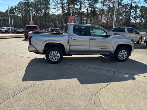 New 2026 Toyota Tacoma SR5 image 8