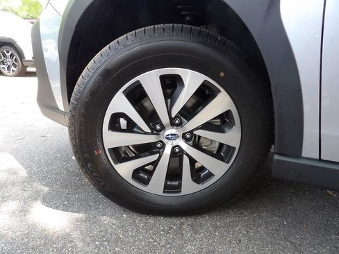 Used 2024 Subaru Outback Premium AWD/4WD image 27