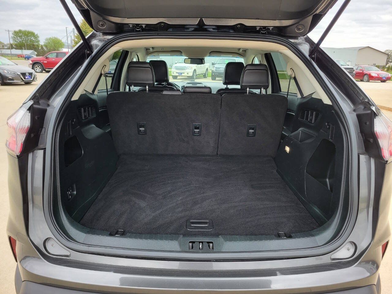 Used 2020 Ford Edge SEL AWD/4WD image 13
