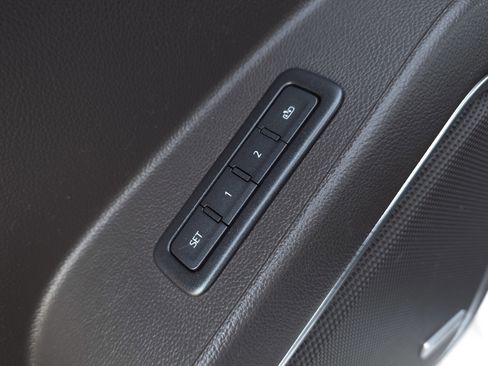 Used 2019 GMC Yukon XL Denali w/ Open Road Package image 12