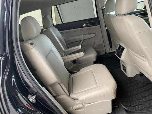 Used 2019 Volkswagen Atlas SEL R-Line AWD/4WD image 12
