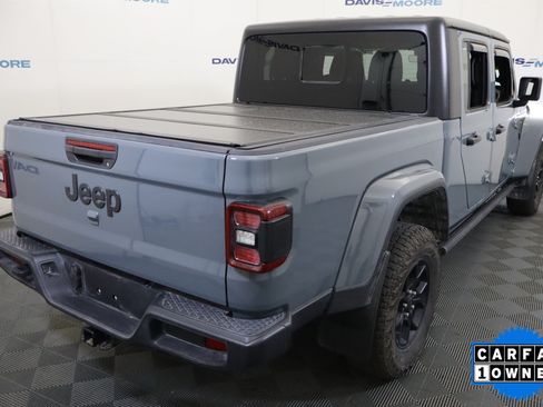Used 2025 Jeep Gladiator Sport AWD/4WD image 6