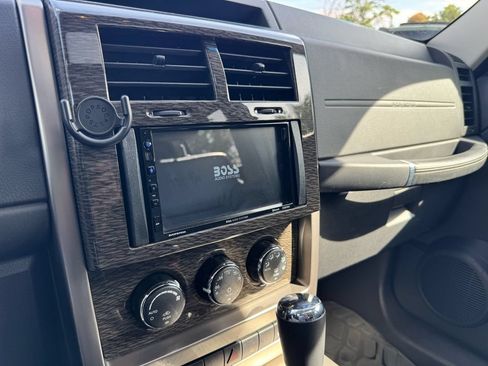 Used 2012 Jeep Liberty Limited Jet w/ Comfort/Convenience Group AWD/4WD image 17