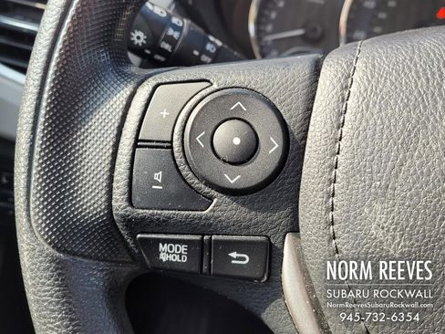 Used 2016 Toyota Corolla LE image 9