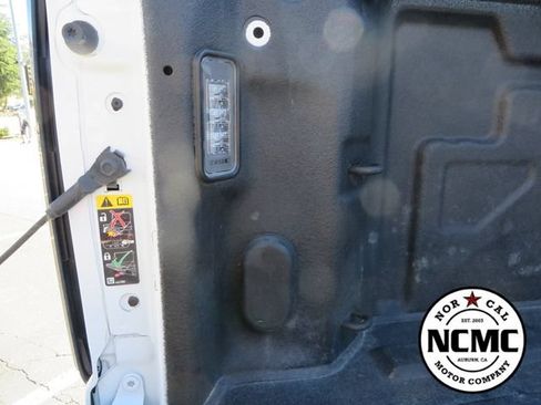 Used 2025 GMC Sierra 2500 AT4 AWD/4WD image 18