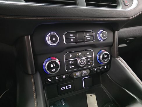 Used 2023 GMC Yukon AT4 w/ Technology Package AWD/4WD image 23