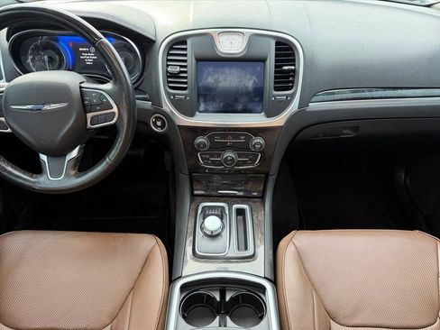 Used 2020 Chrysler 300 Limited image 13