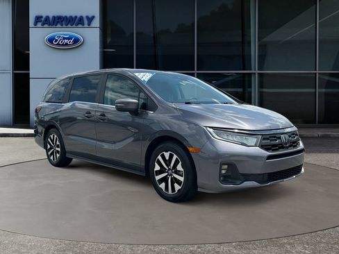 Used 2025 Honda Odyssey EX-L image 3
