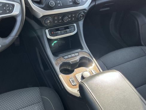 Used 2023 GMC Acadia SLE w/ Driver Convenience Package image 15