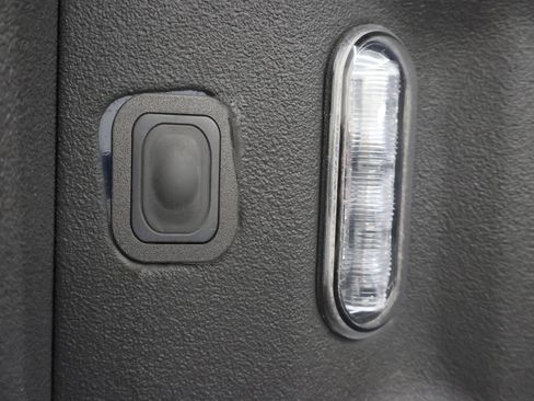 Used 2022 Ford F350 4x4 Crew Cab DRW Super Duty image 27