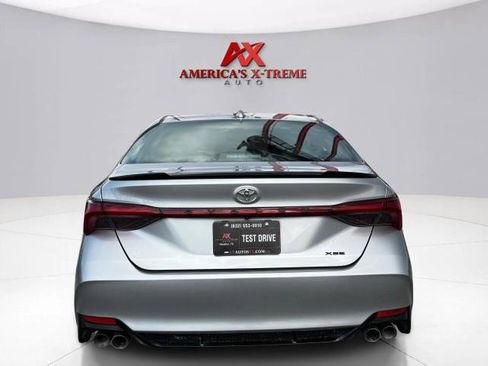 Used 2019 Toyota Avalon XSE FWD image 5