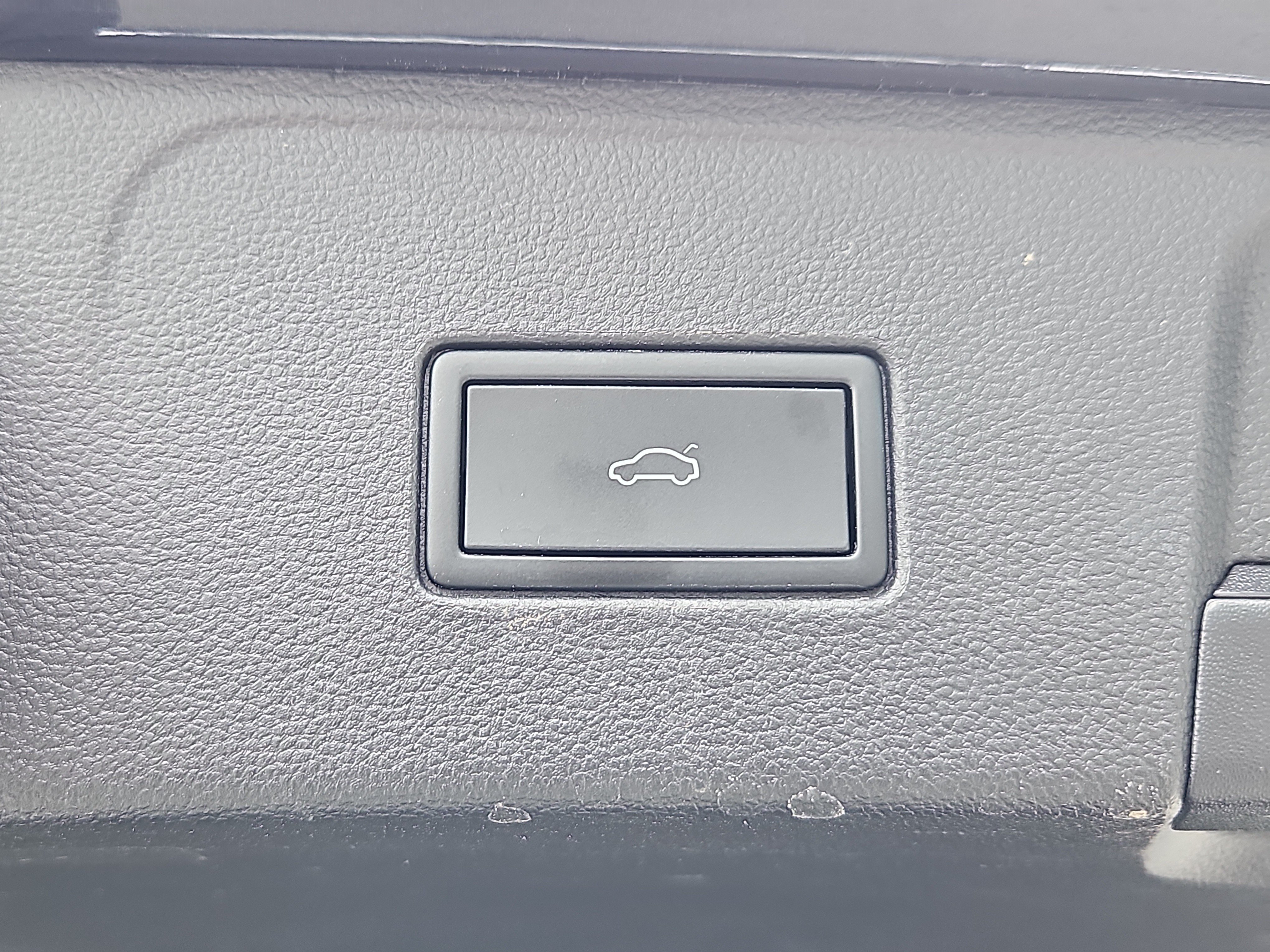 Certified 2024 Volkswagen Atlas SEL AWD/4WD image 18