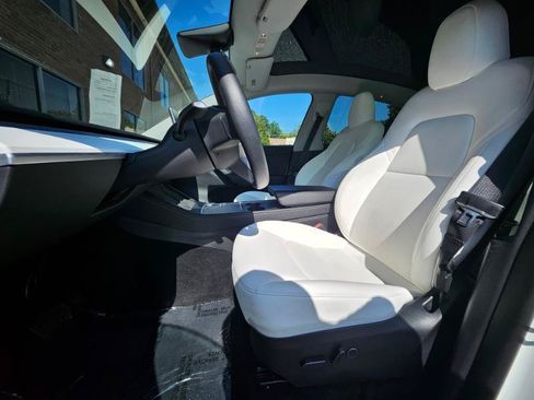 Used 2023 Tesla Model Y Long Range AWD/4WD image 36