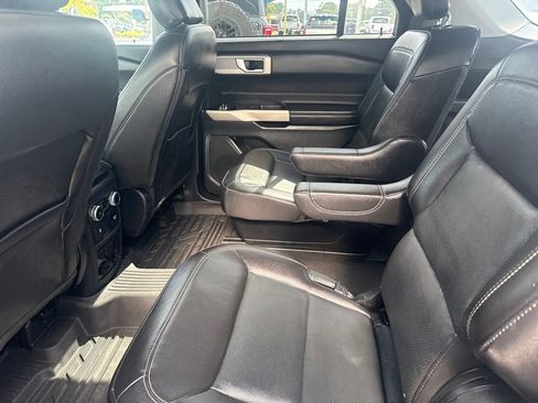 Used 2022 Ford Explorer Limited w/ Equipment Group 301A RWD image 25