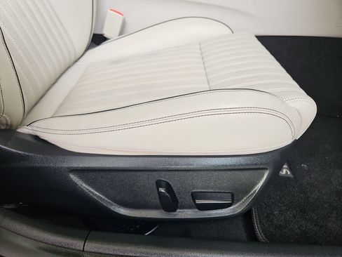 Used 2019 Genesis G70 2.0T Advanced w/ Elite Package image 28