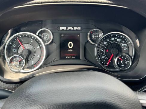 Used 2024 RAM 2500 Tradesman w/ Chrome Appearance Group AWD/4WD image 21