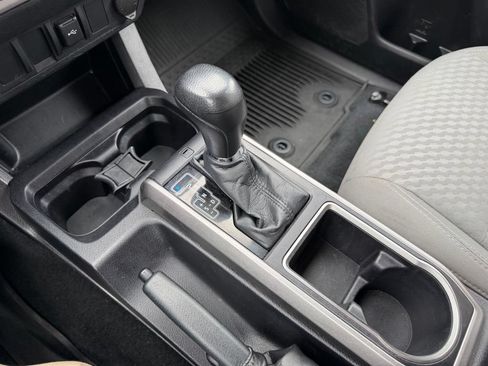 Used 2021 Toyota Tacoma TRD Sport AWD/4WD image 39