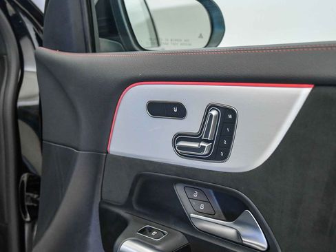 Used 2024 Mercedes-Benz GLA 35 AMG 4MATIC image 25