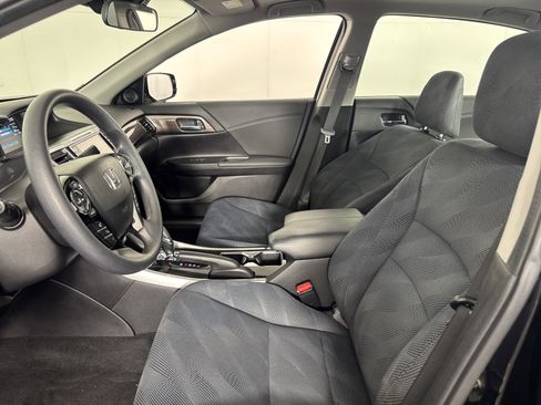 Used 2017 Honda Accord EX image 15