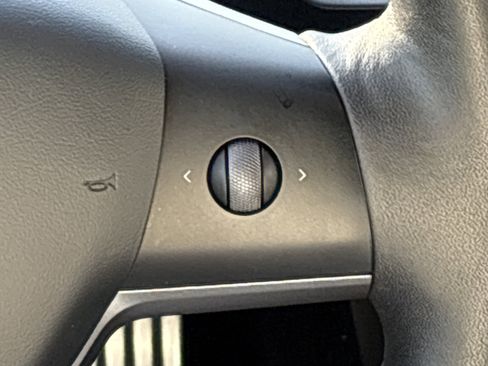 Used 2021 Tesla Model 3 Performance image 23