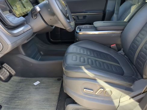 Used 2022 Rivian R1S Launch Edition image 11