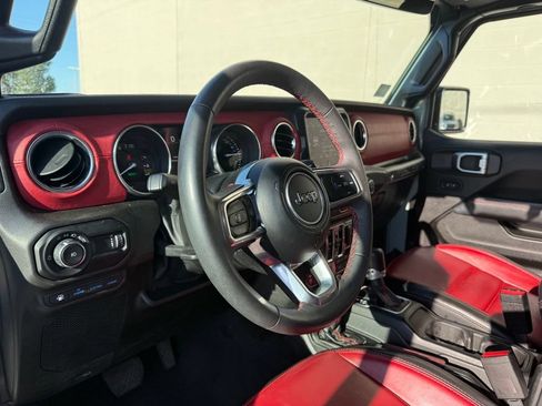 Used 2023 Jeep Wrangler Unlimited Rubicon 4xe AWD/4WD image 19