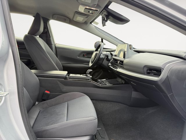Used 2025 Toyota Prius LE FWD image 18