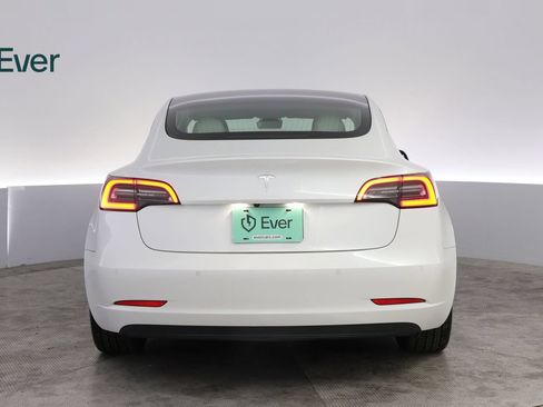 Used 2020 Tesla Model 3 Standard Range Plus RWD image 15