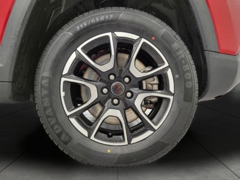 Used 2025 Jeep Compass Trailhawk AWD/4WD image 57