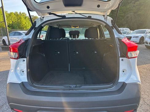 Used 2018 Nissan Kicks S image 29