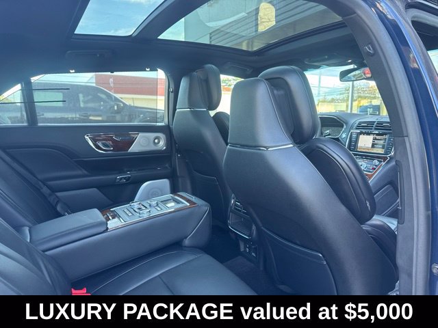 Used 2017 Lincoln Continental Reserve w/ Luxury Package AWD/4WD image 3