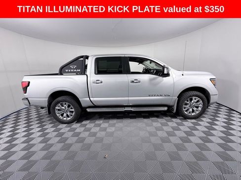 Used 2020 Nissan Titan SL w/ Moonroof Package image 8