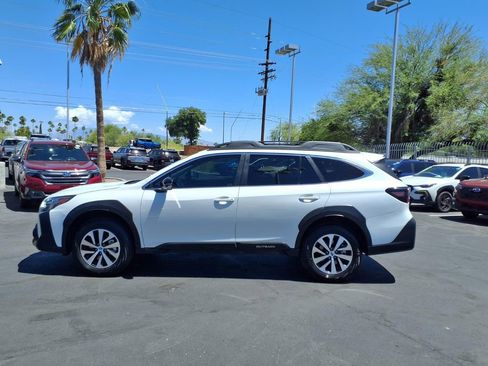 Used 2025 Subaru Outback Premium AWD/4WD image 13
