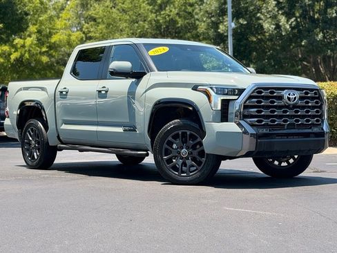 Used 2024 Toyota Tundra Platinum AWD/4WD image 2