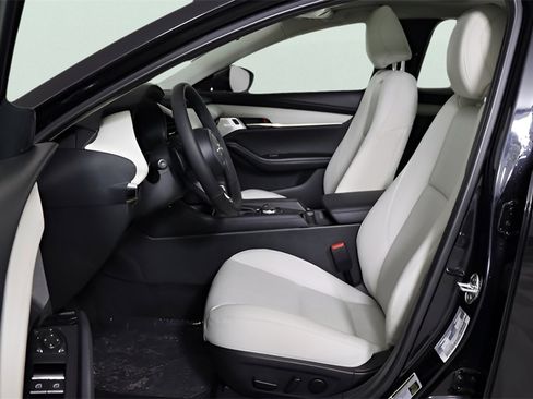 New 2025 MAZDA MAZDA3 2.5 Turbo Sedan w/Premium Plus image 17