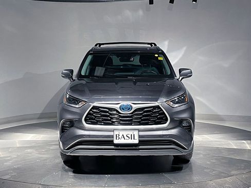Used 2021 Toyota Highlander XLE image 9